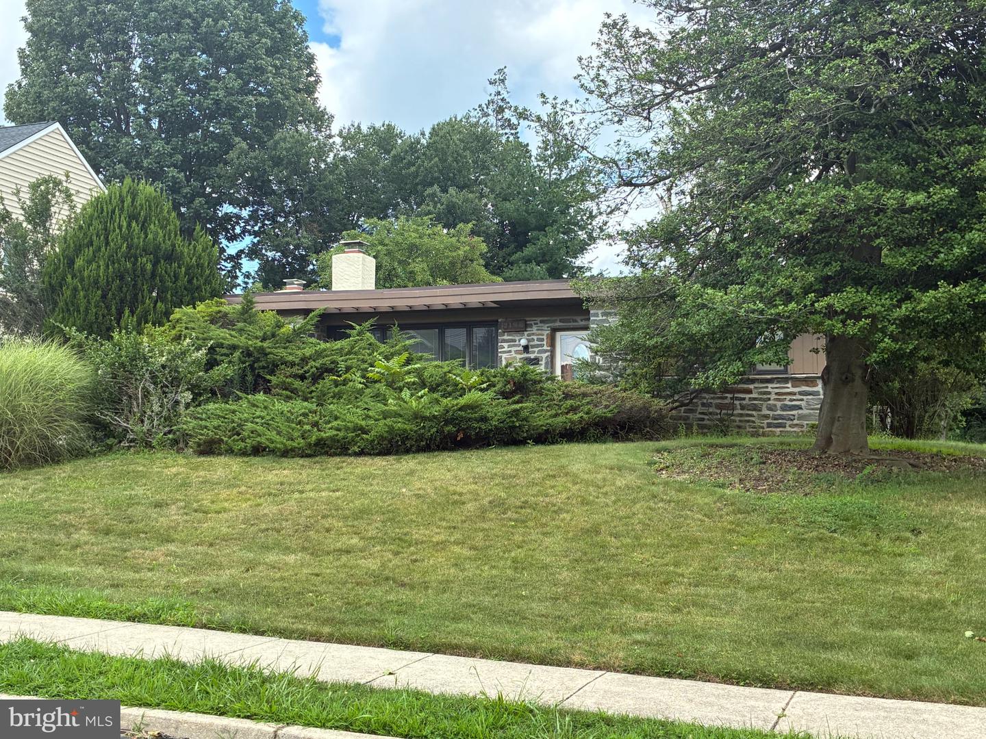 2135 Maclarie Ln Property Photo 1