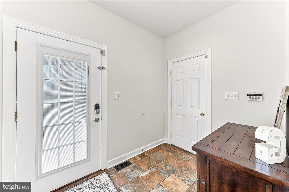 39 Maple Ln Property Photo 30