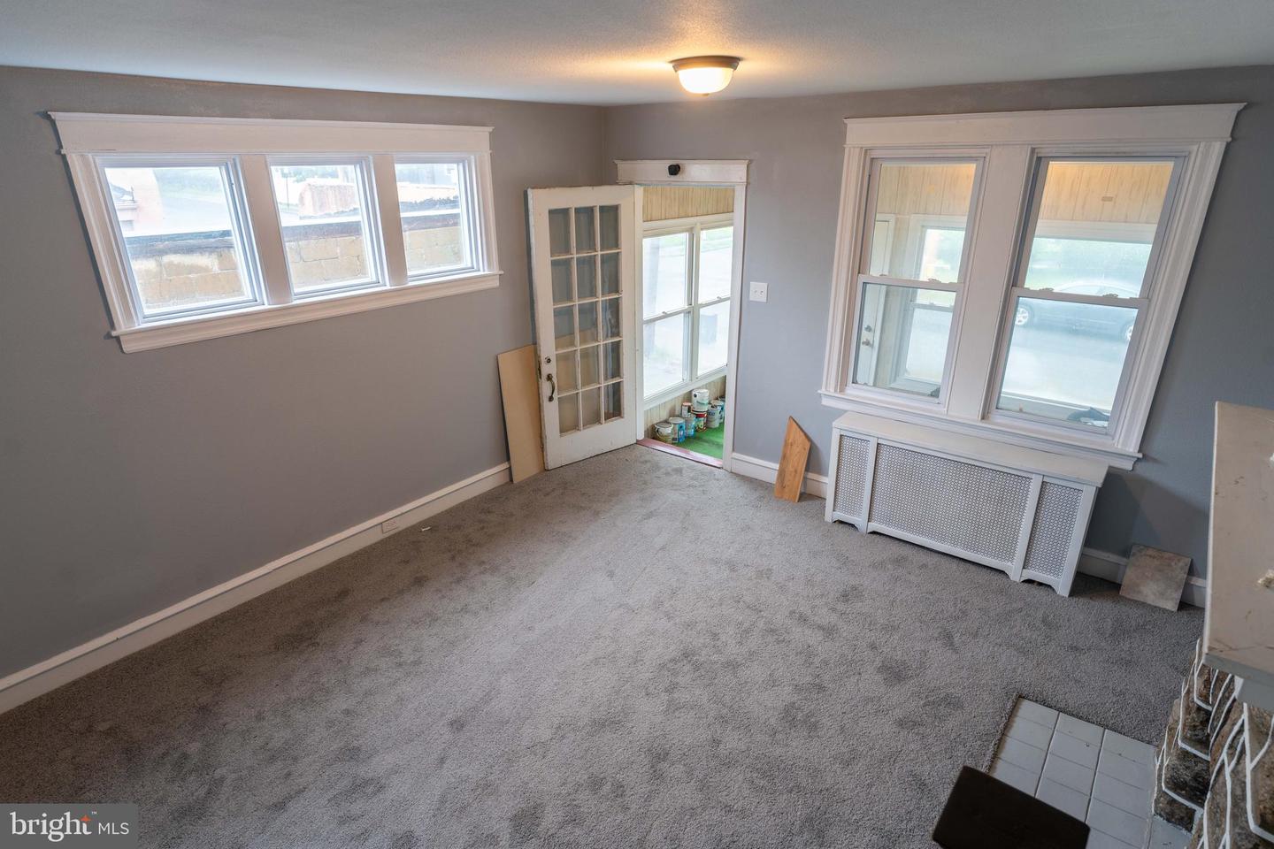 619 Penn St Property Photo 8