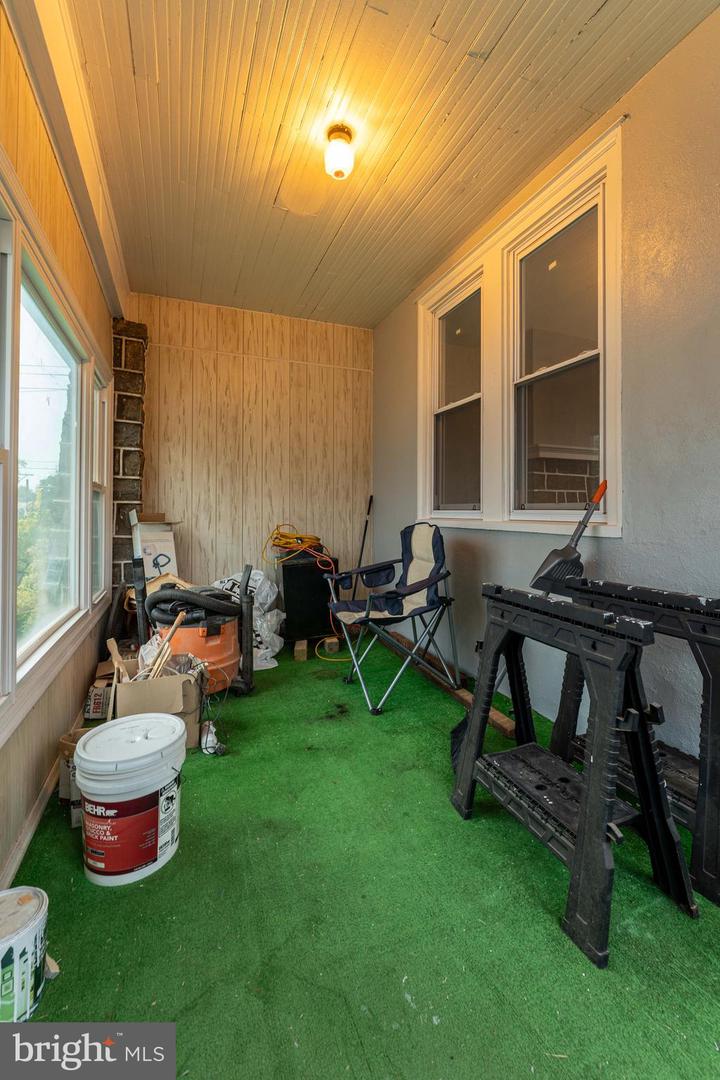 619 Penn St Property Photo 13