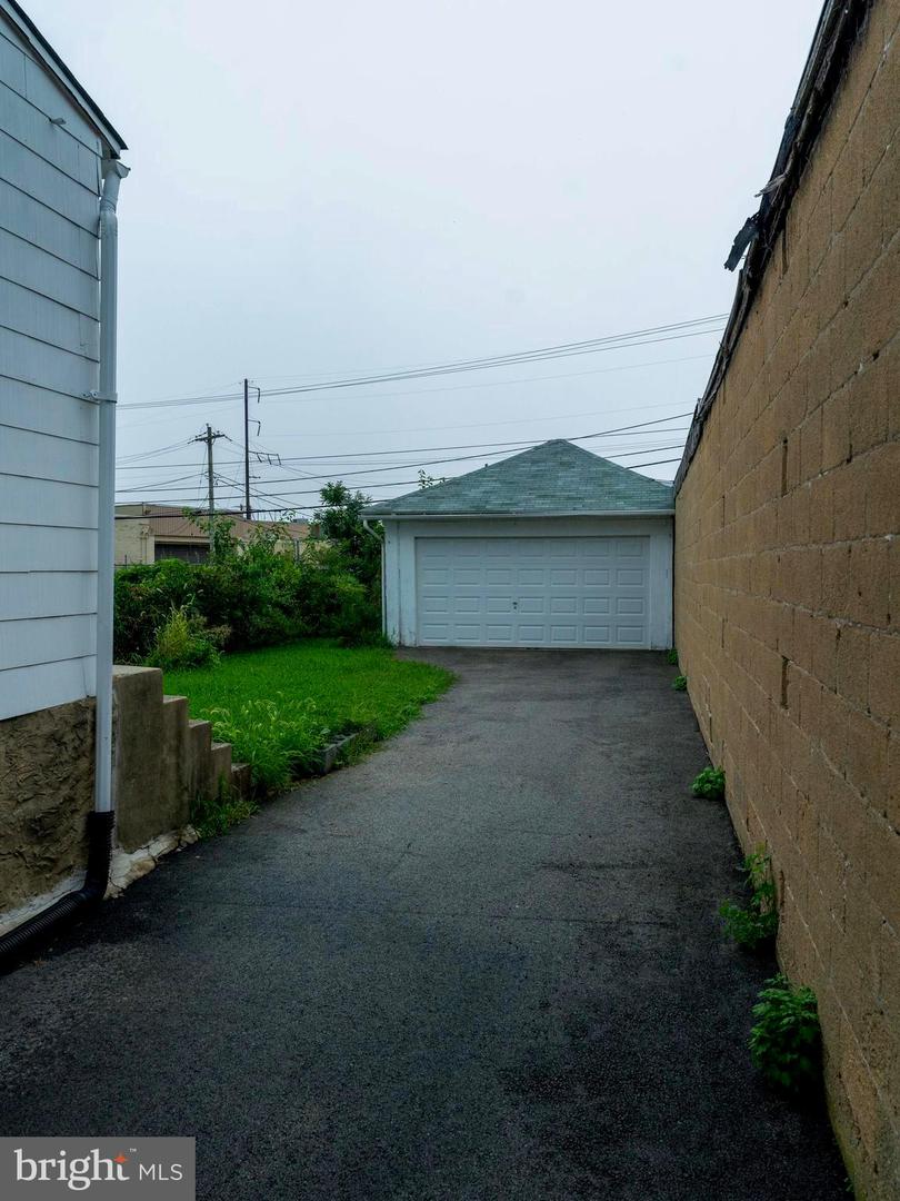 619 Penn St Property Photo 20