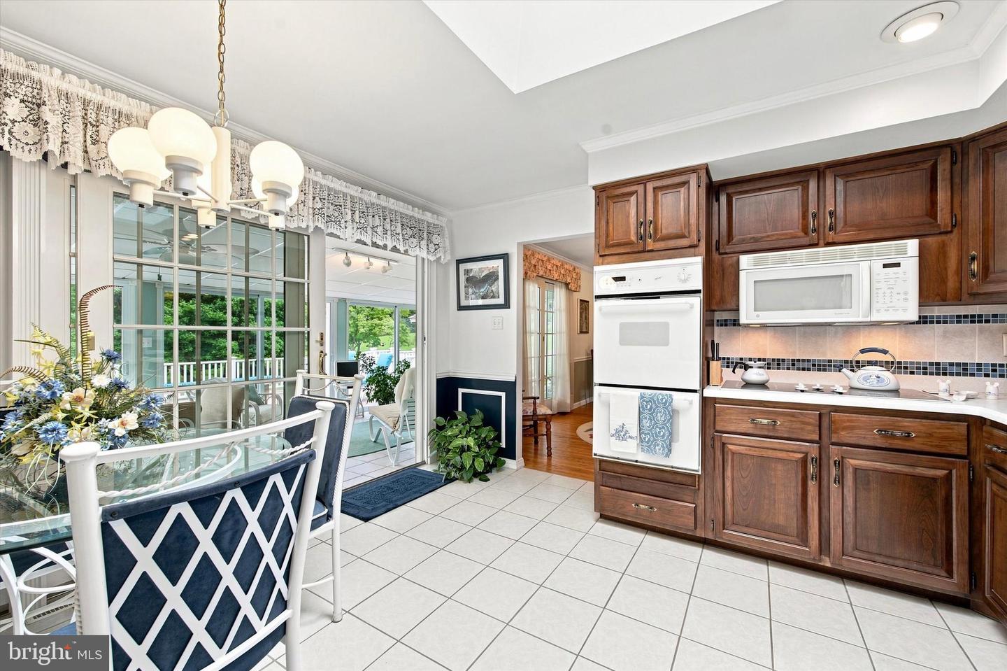 2541 N Feathering Ln Property Photo 19