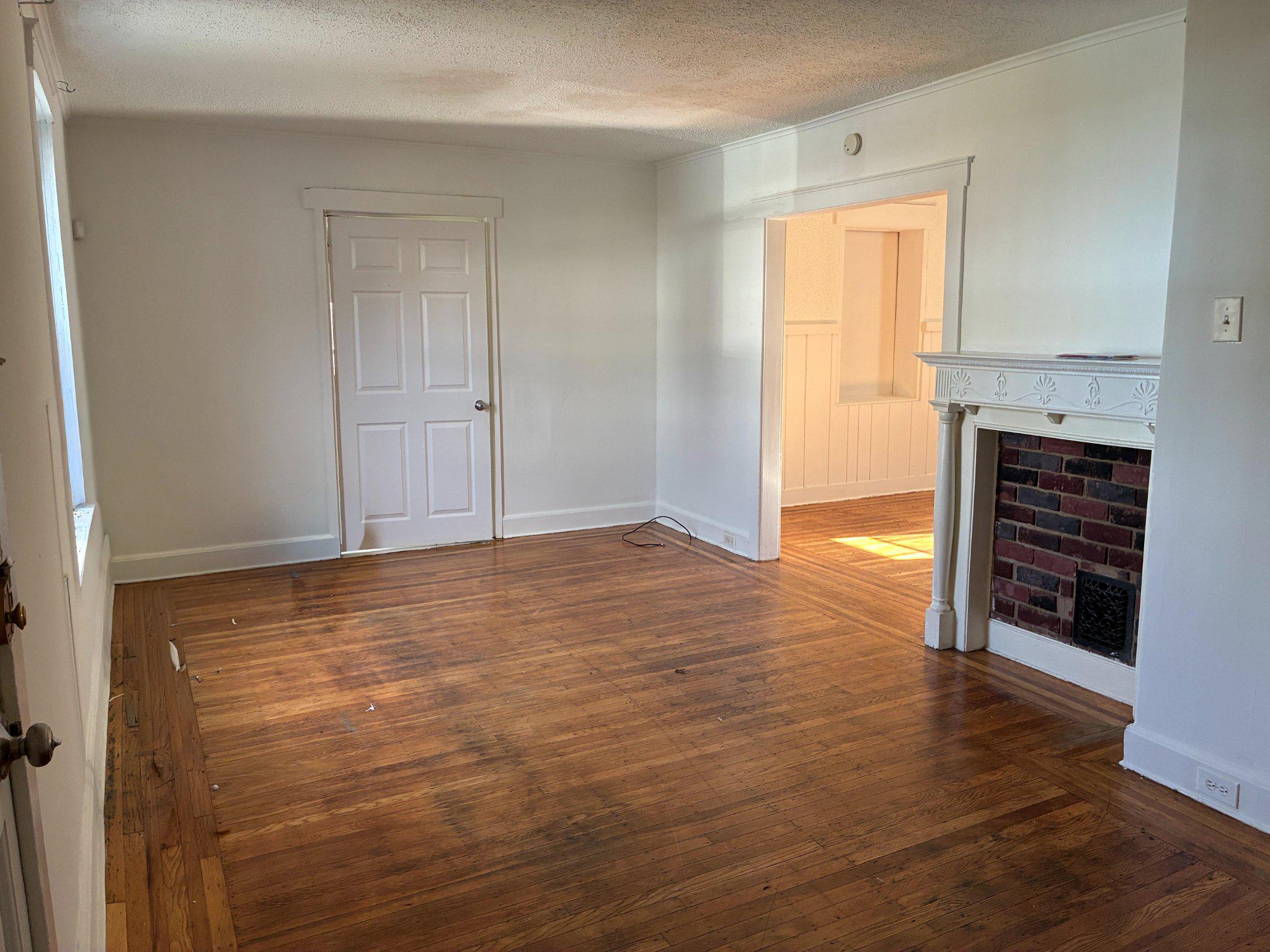 1408 Siegel St Property Photo 2