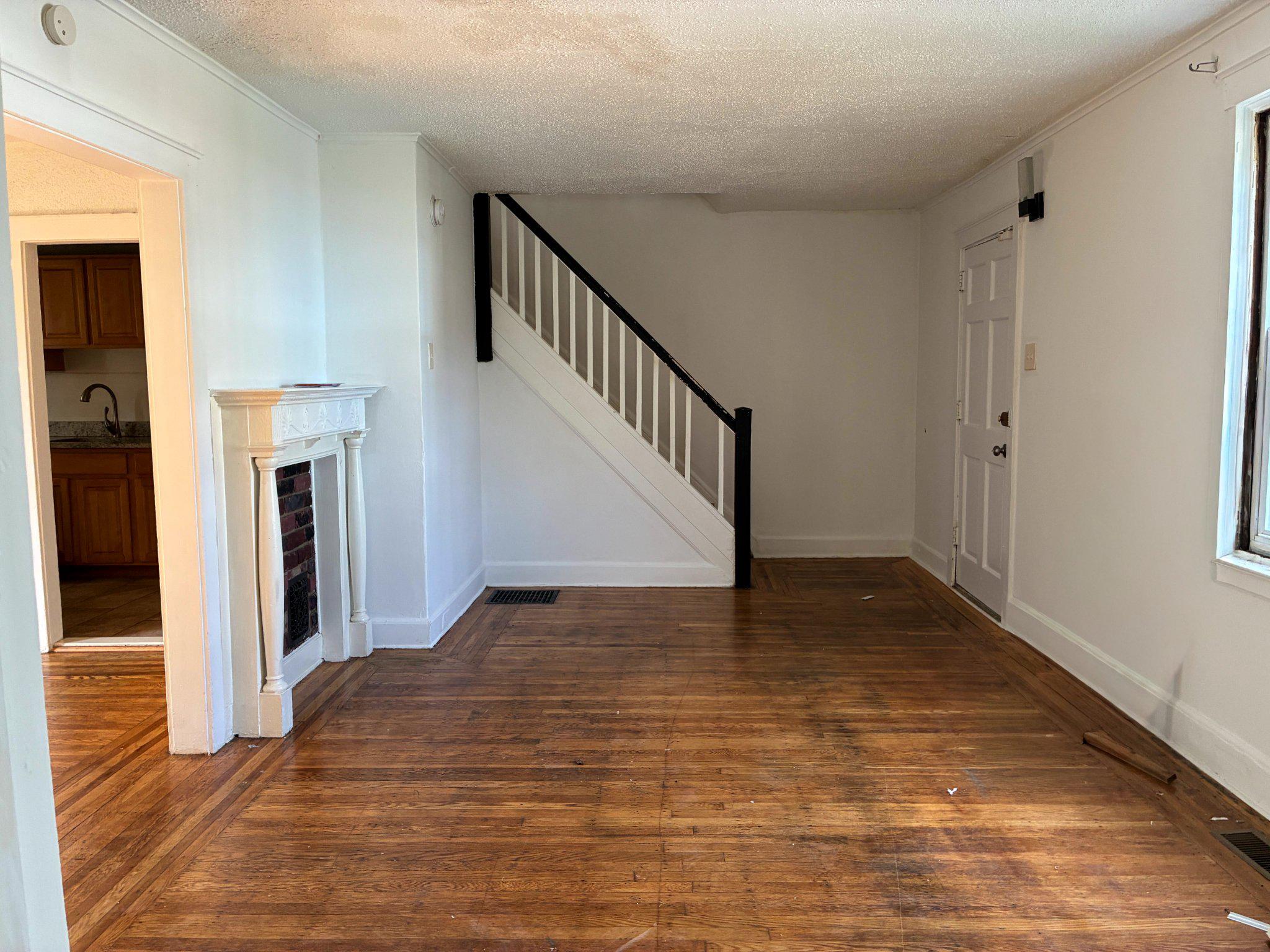 1408 Siegel St Property Photo 3