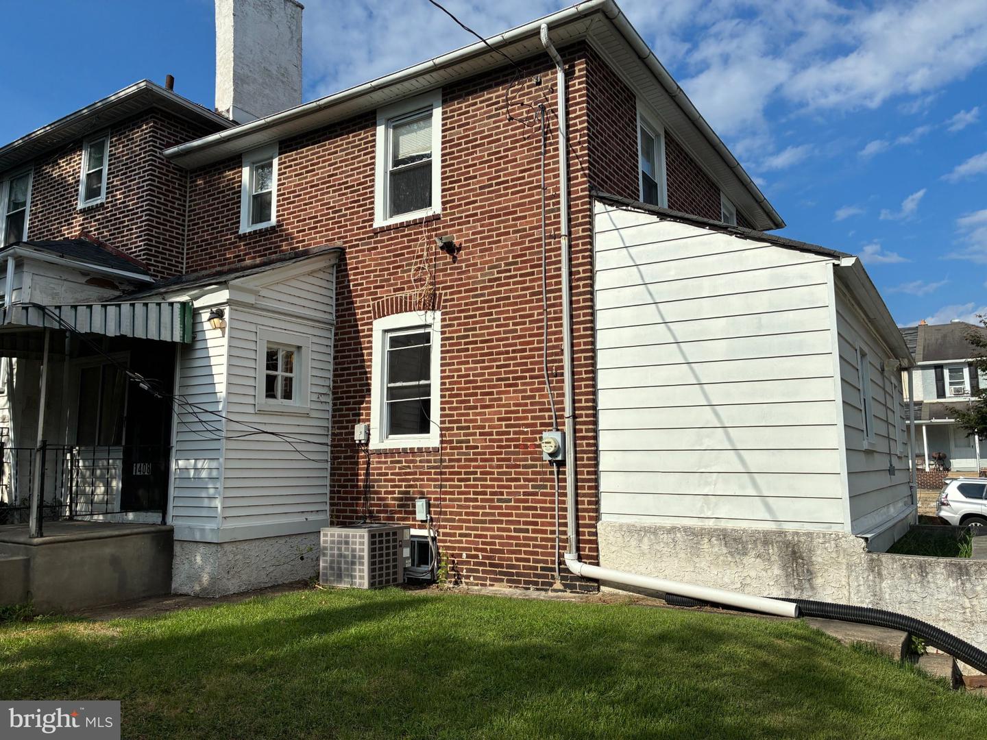 1408 Siegel St Property Photo 17