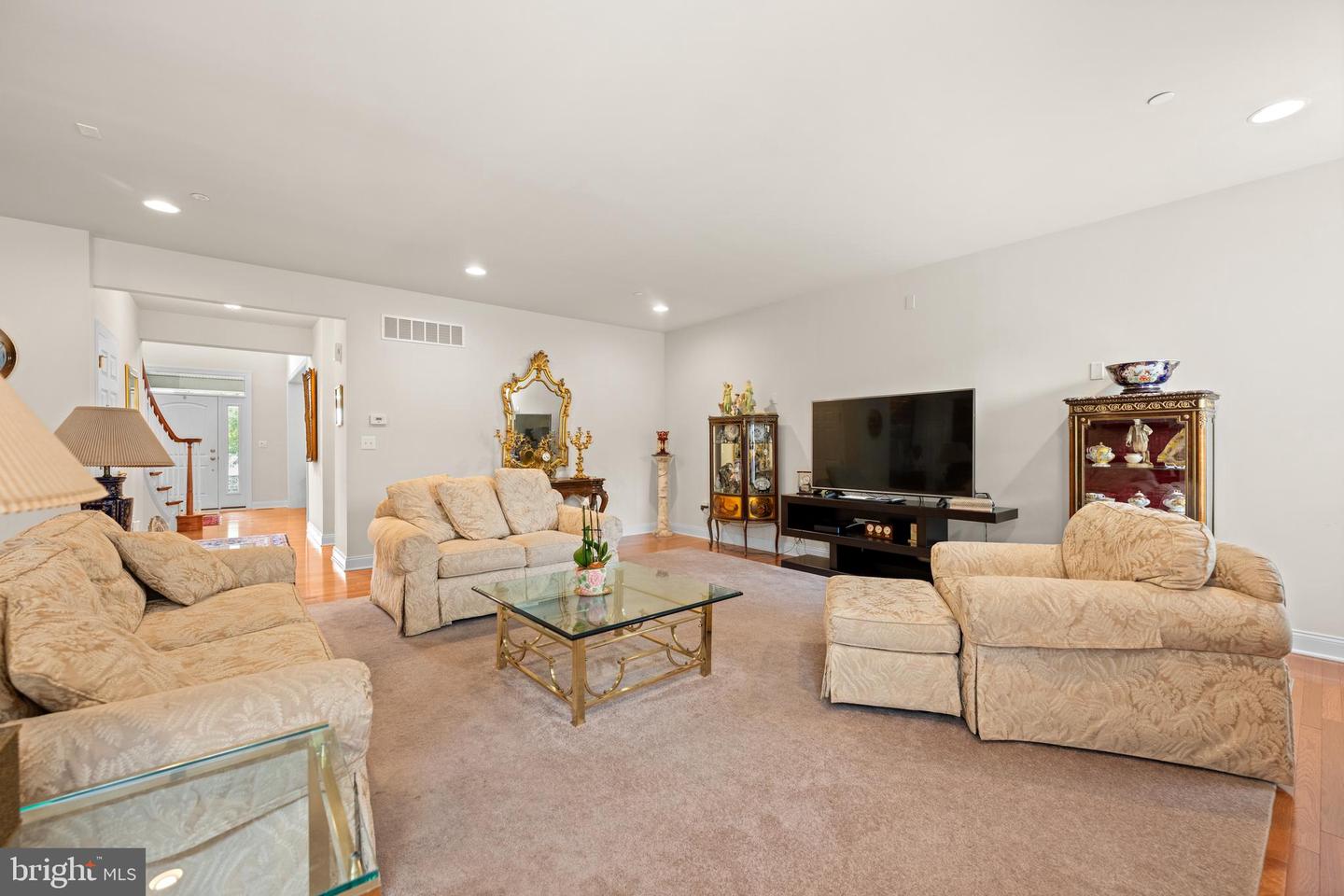 3723 Rosemont Pass Property Photo 9