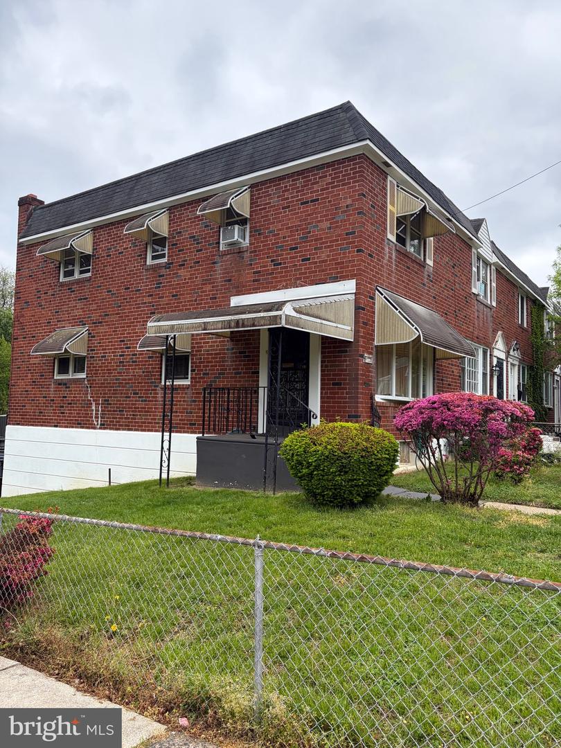 1331 Parker St Property Photo 2