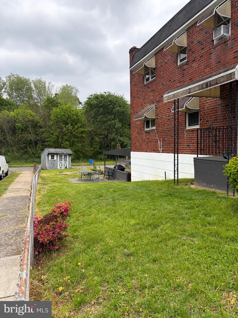 1331 Parker St Property Photo 3