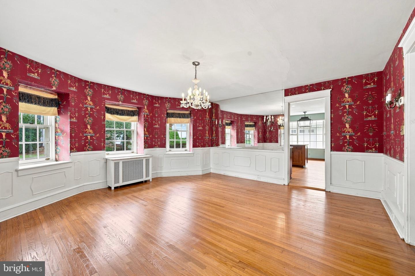 437 Hampshire Rd Property Photo 16