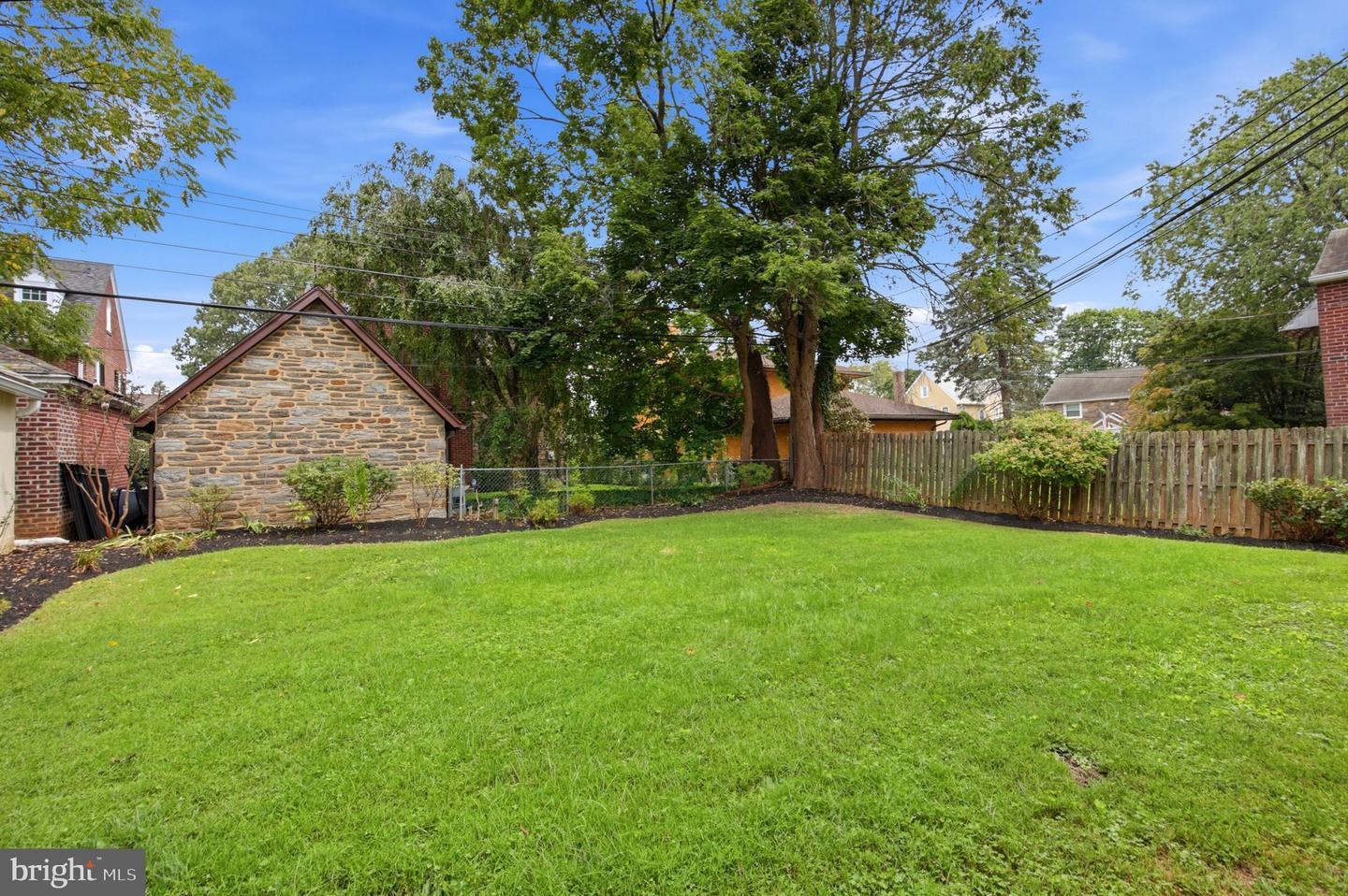 437 Hampshire Rd Property Photo 37