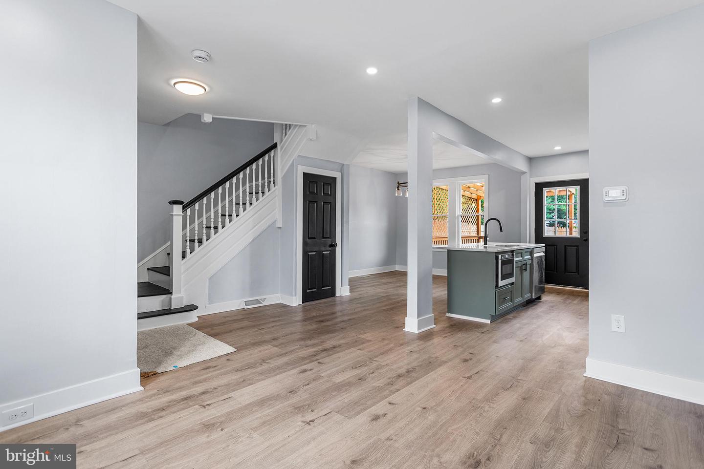 9 Maple St Property Photo 3
