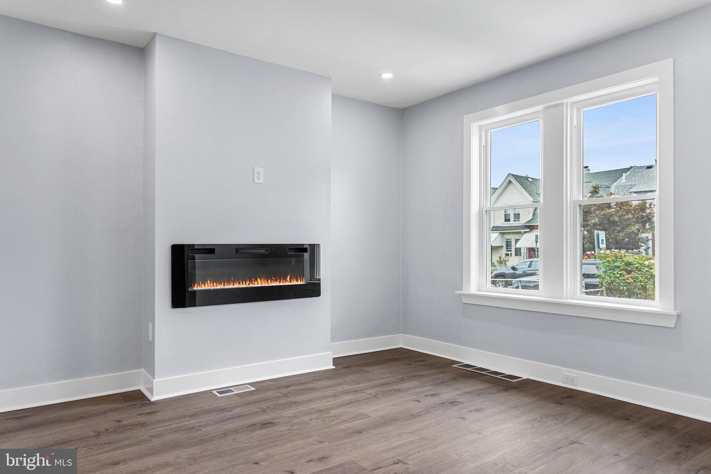 9 Maple St Property Photo 4