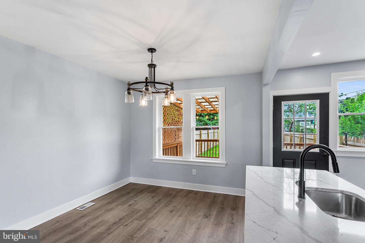 9 Maple St Property Photo 5