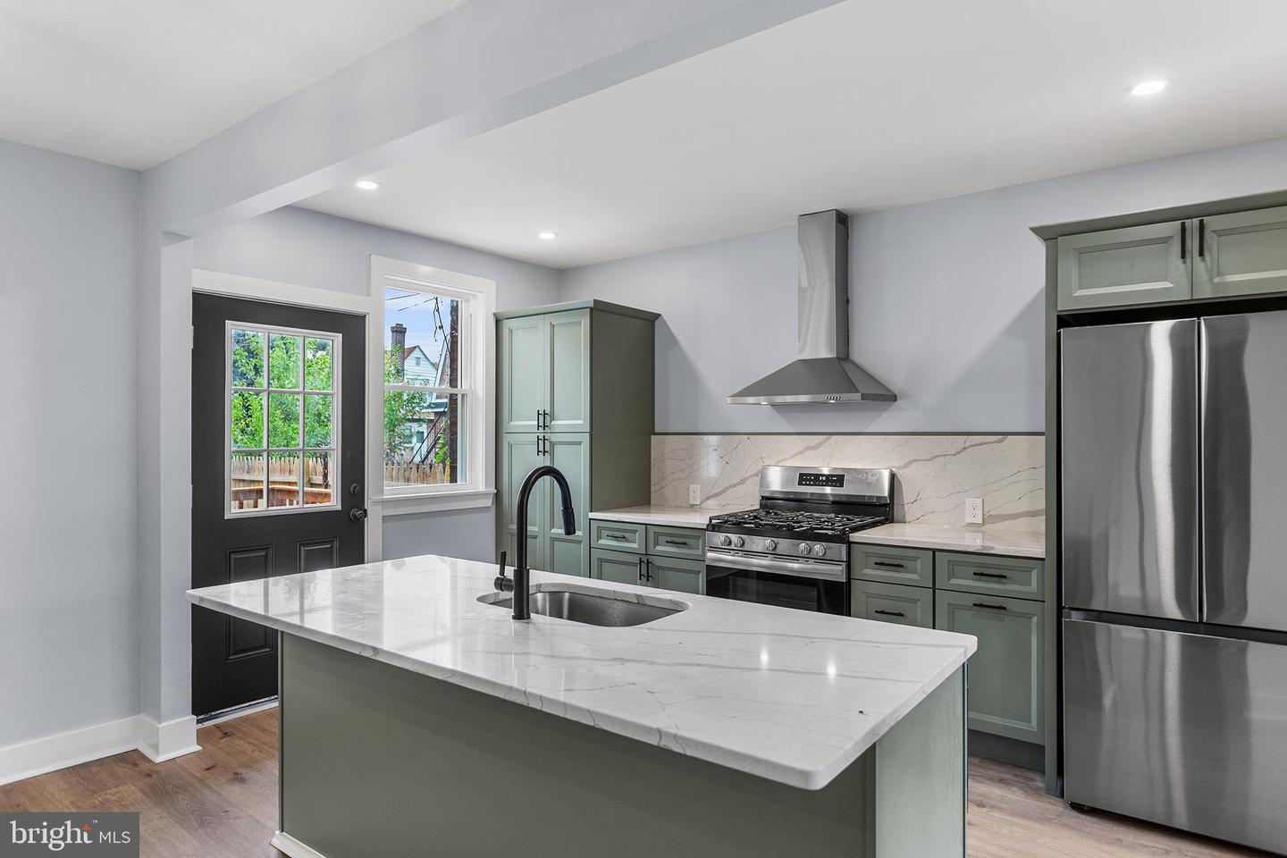 9 Maple St Property Photo 6
