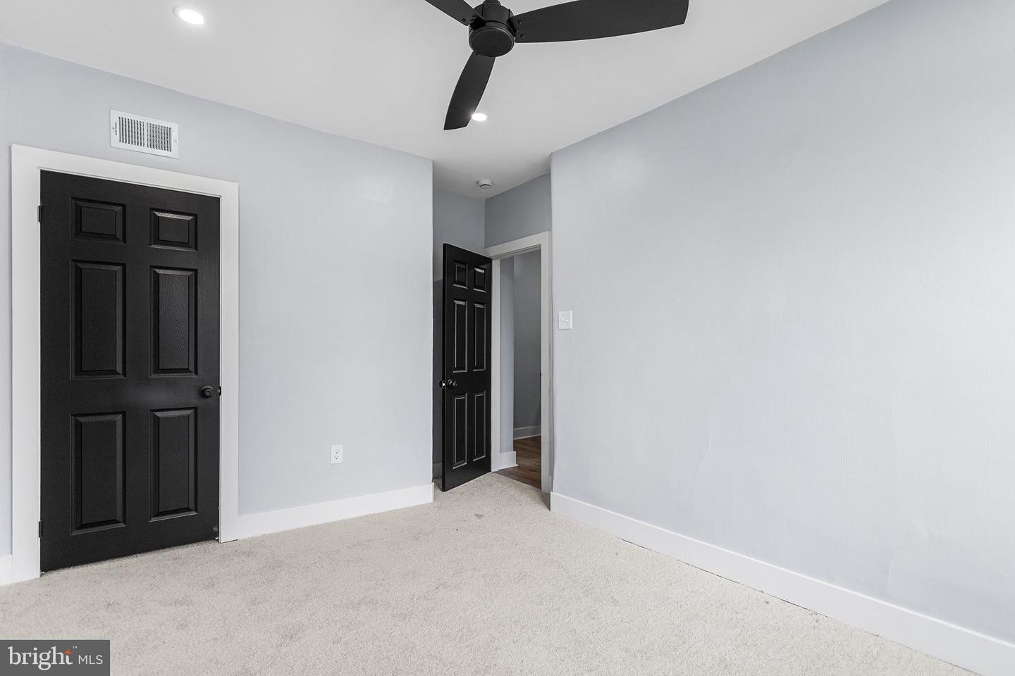 9 Maple St Property Photo 10
