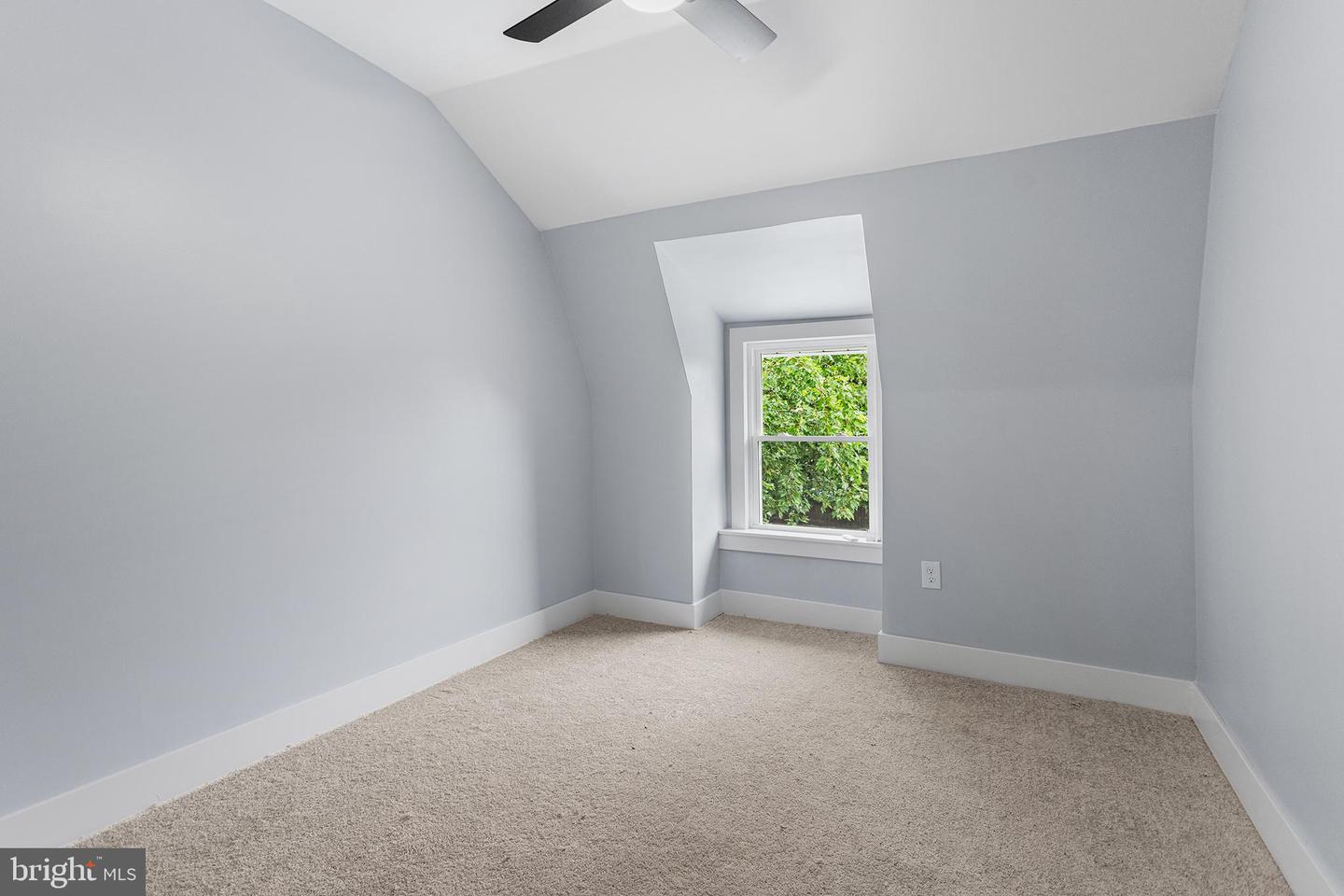 9 Maple St Property Photo 14