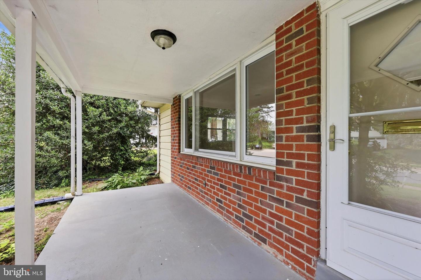 6 Glenwood Cir Property Photo 4