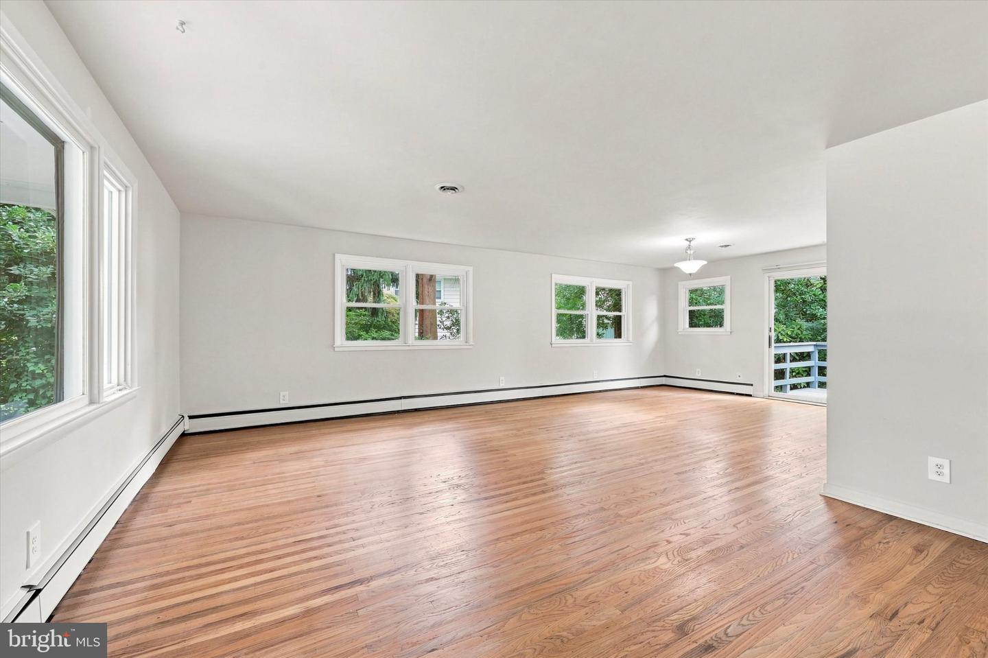 6 Glenwood Cir Property Photo 5