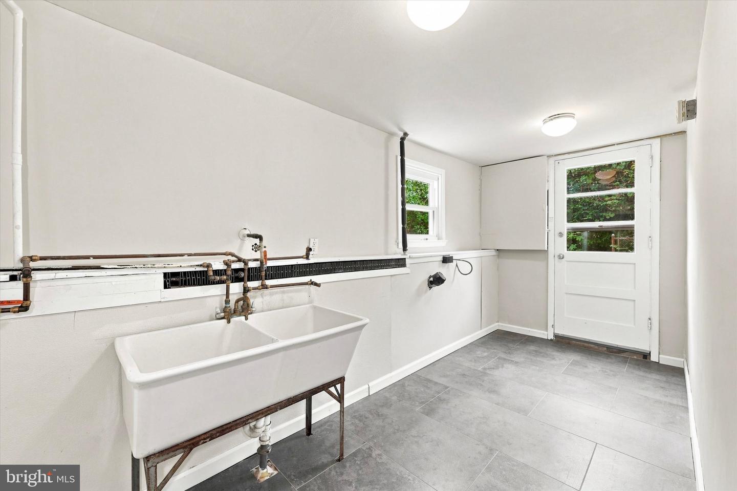 6 Glenwood Cir Property Photo 12