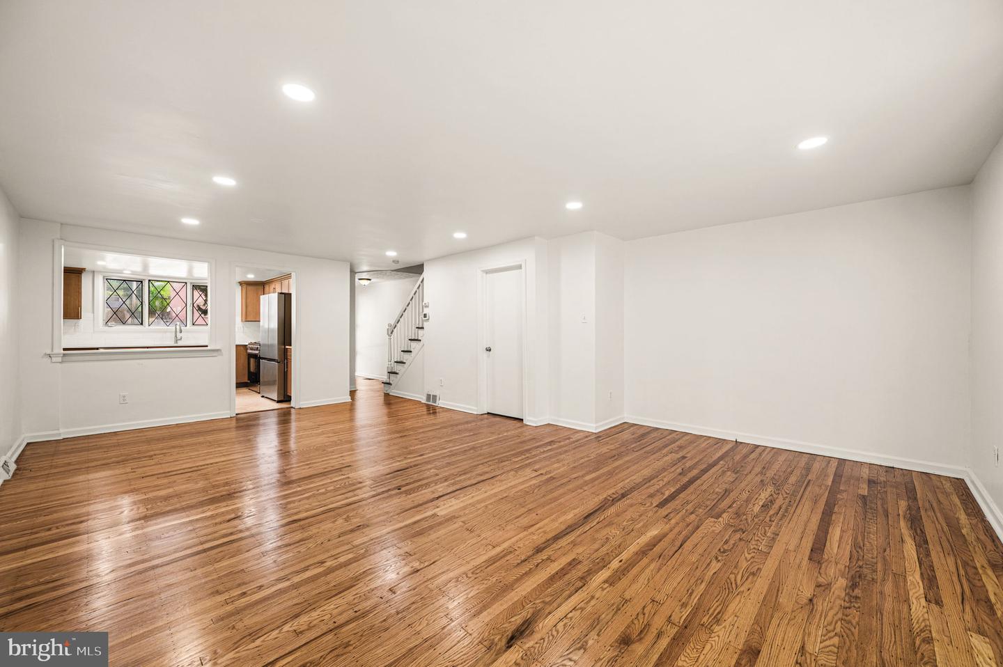 2112 Valley View Dr Property Photo 4