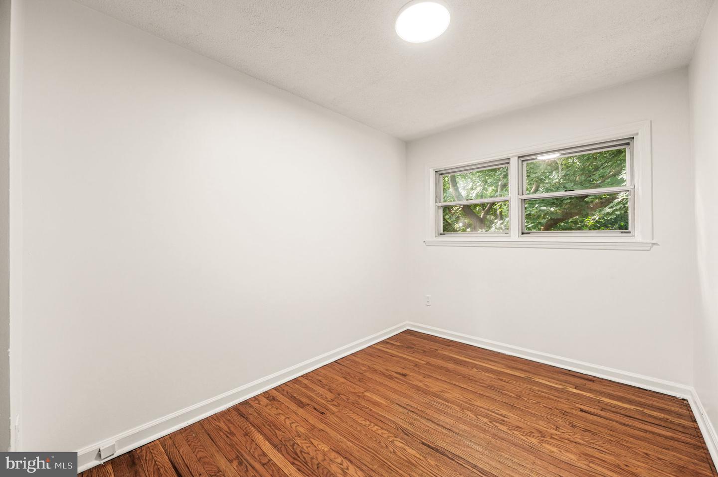 2112 Valley View Dr Property Photo 9