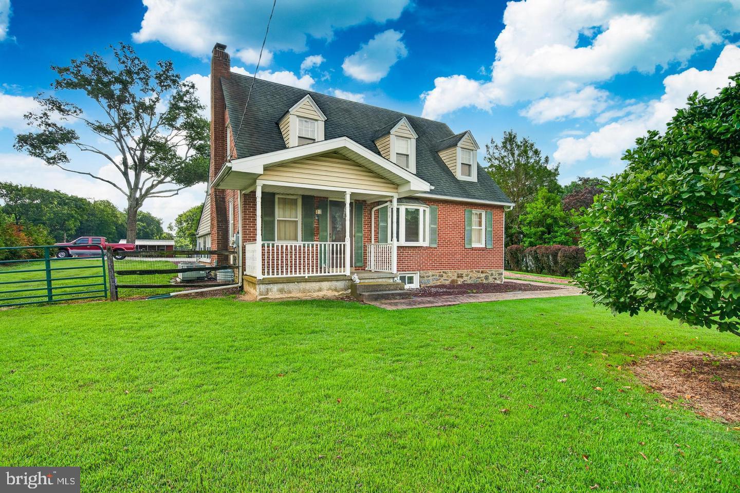 1819 Larkin Rd Property Photo 1