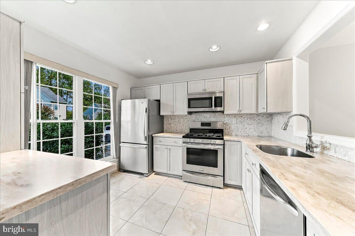 181 Nottingham Ct Property Photo 7