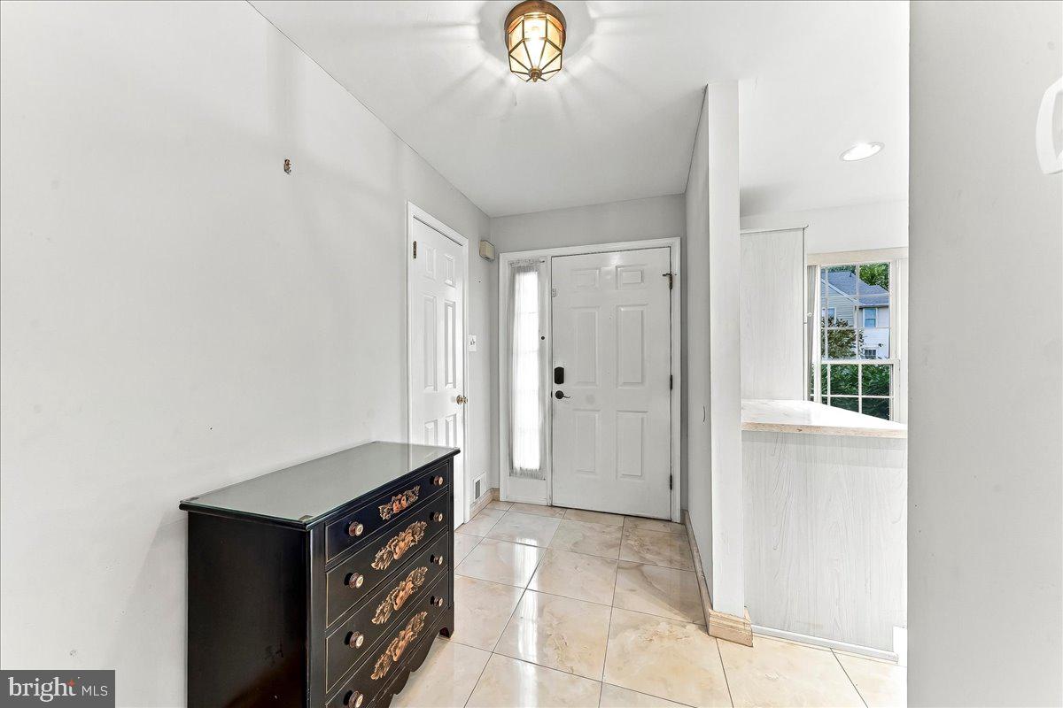 181 Nottingham Ct Property Photo 10