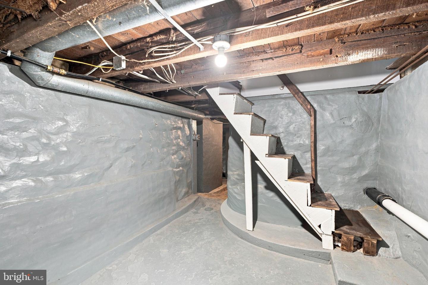 558 Mohawk Ave Property Photo 37