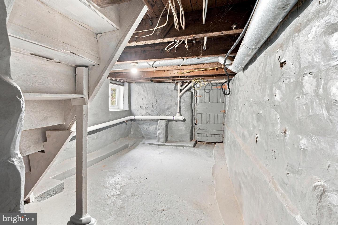 558 Mohawk Ave Property Photo 38
