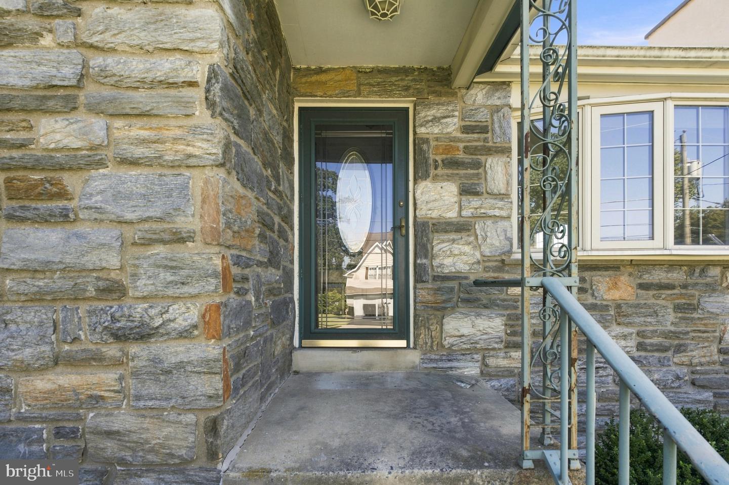 75 5th Ave Property Photo 2