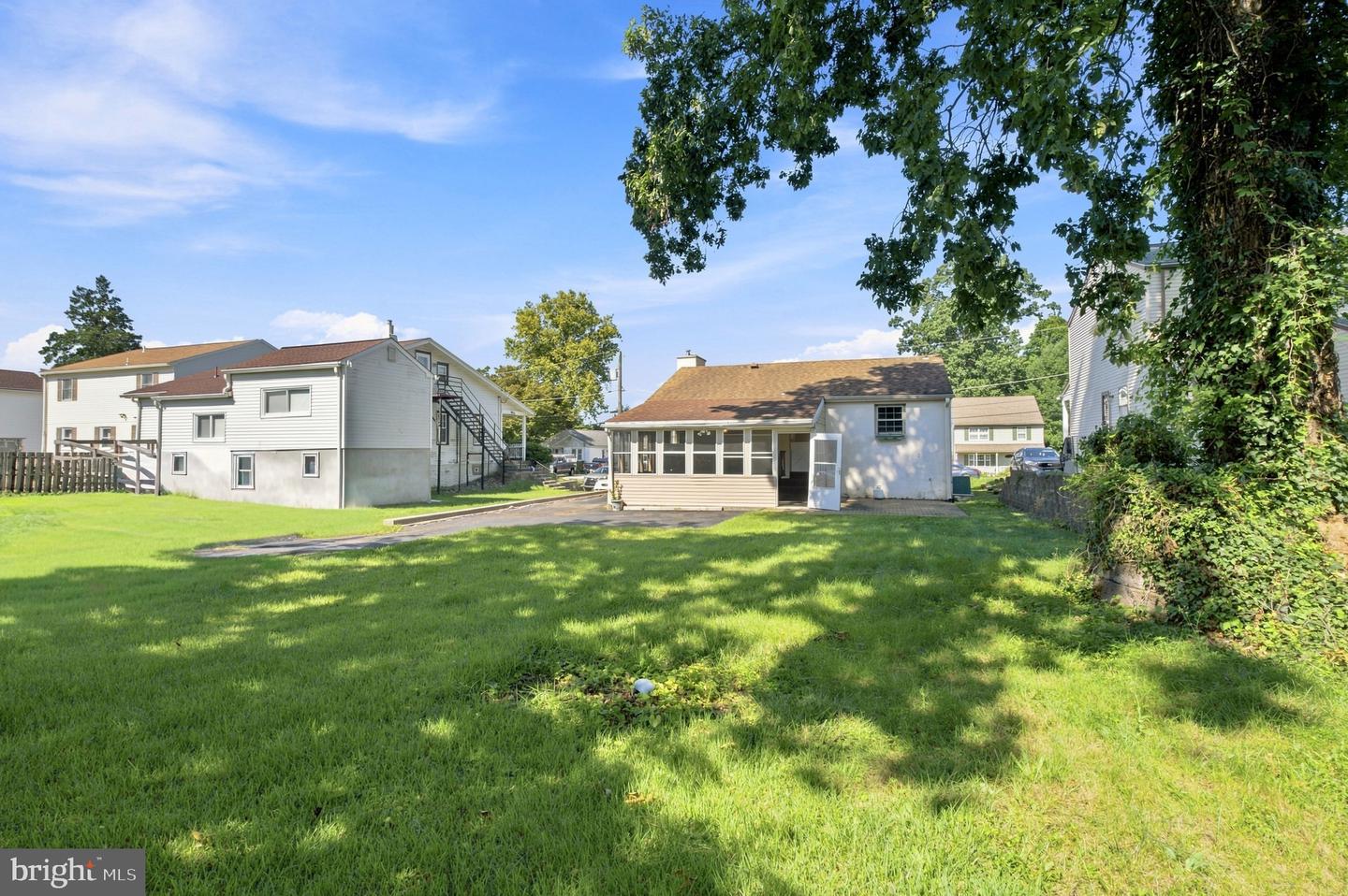 75 5th Ave Property Photo 3