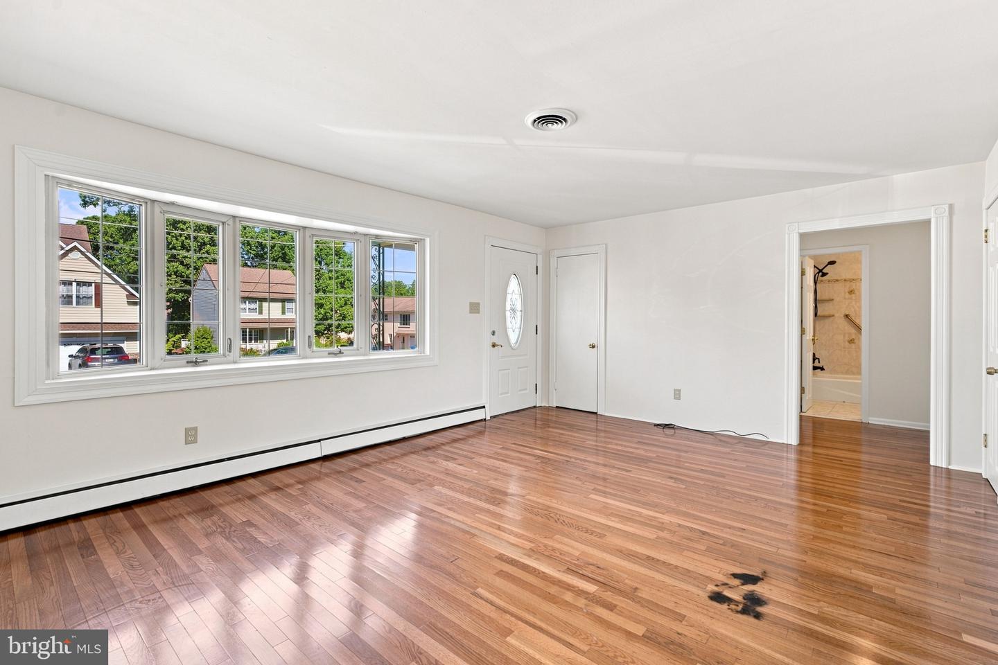 75 5th Ave Property Photo 4