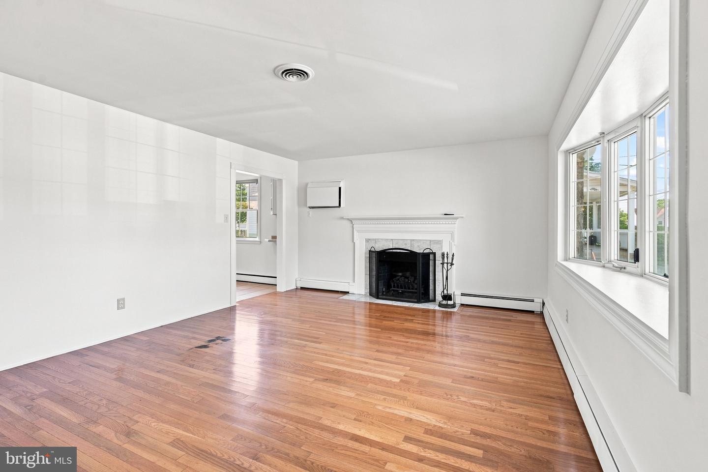 75 5th Ave Property Photo 6