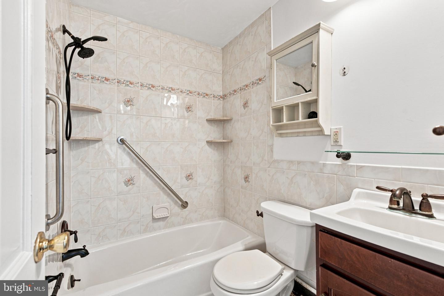 75 5th Ave Property Photo 18