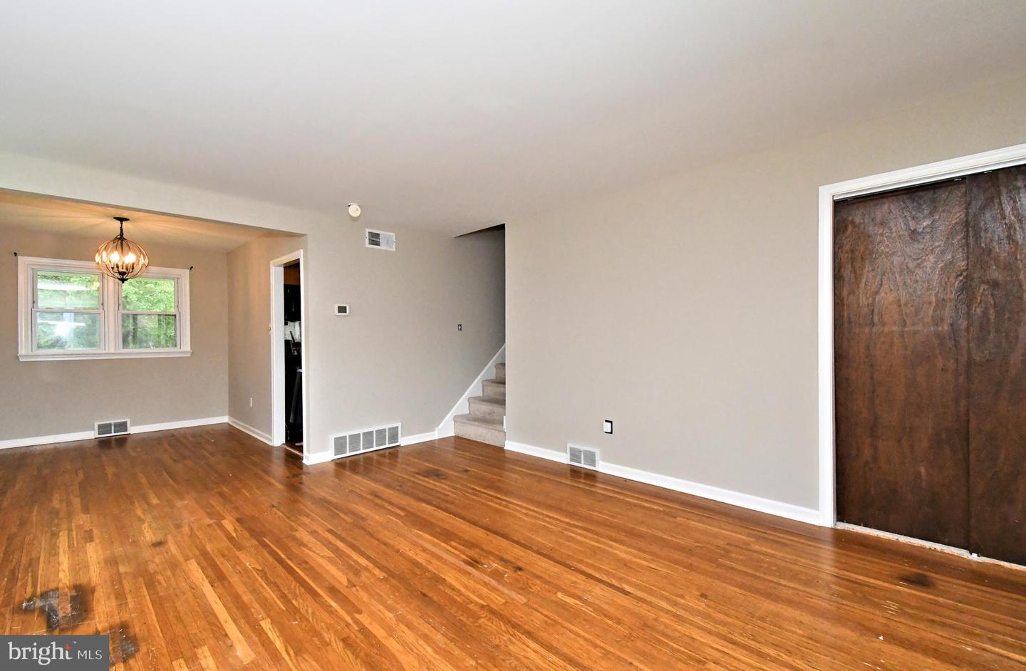 3619 Deepwater Ln Property Photo 5