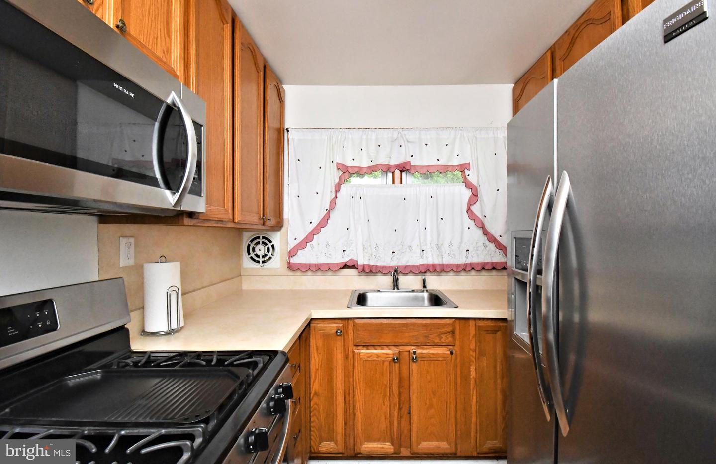 3619 Deepwater Ln Property Photo 12