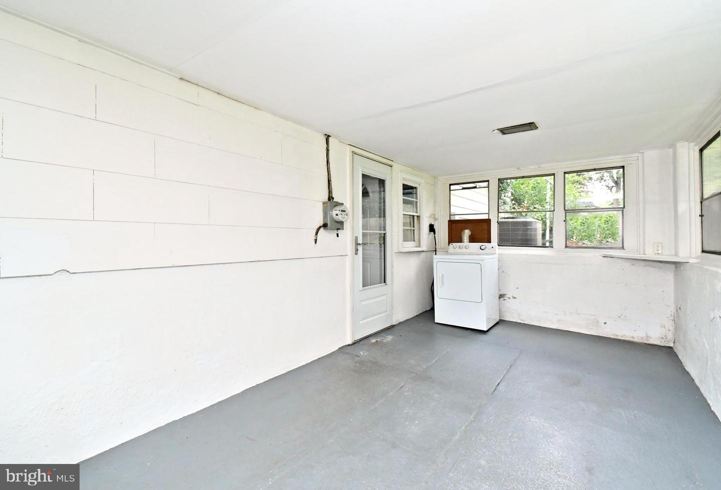 3619 Deepwater Ln Property Photo 24