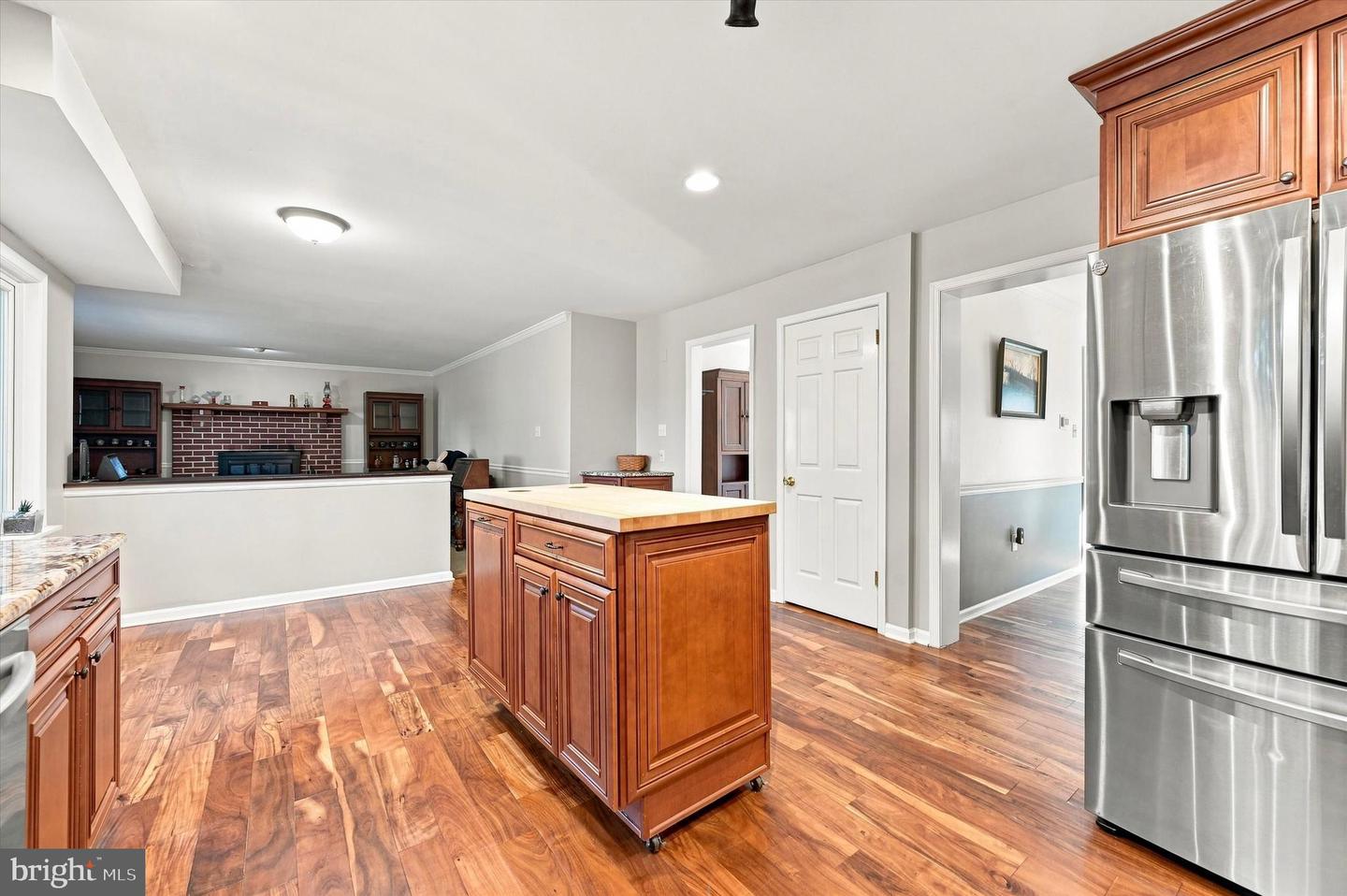 100 Park Ln Property Photo 15
