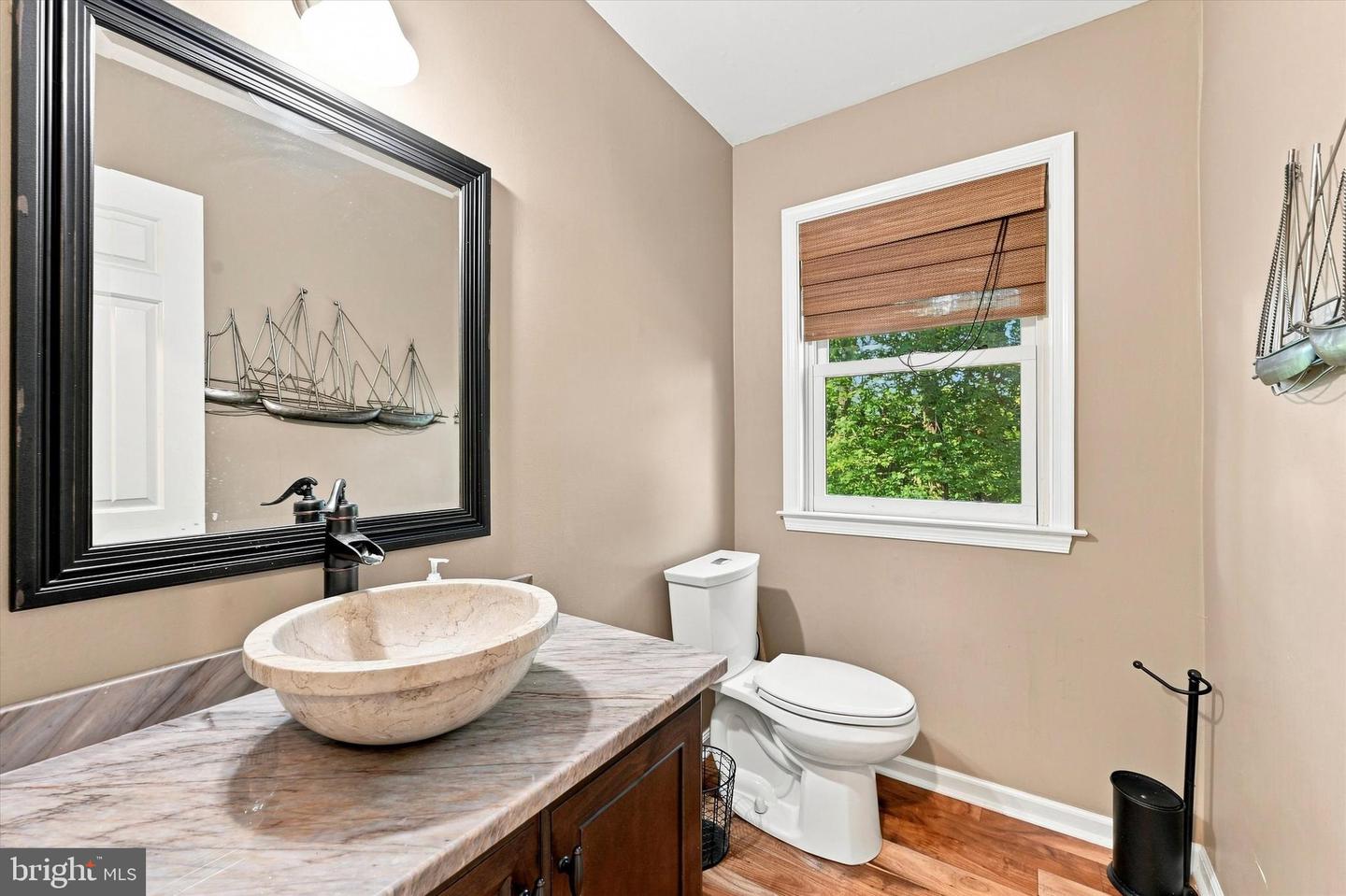 100 Park Ln Property Photo 18