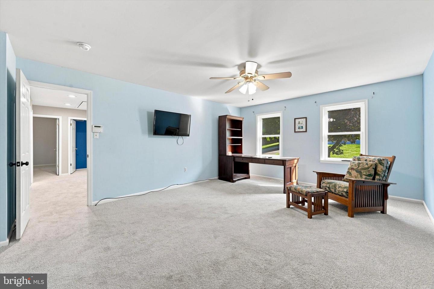 100 Park Ln Property Photo 20