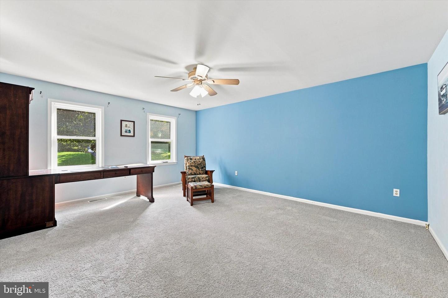 100 Park Ln Property Photo 22