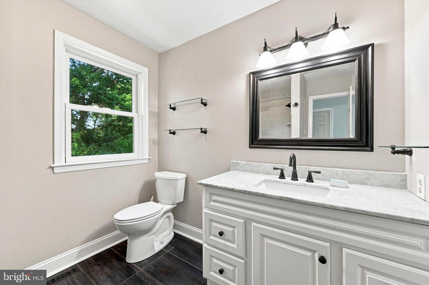 100 Park Ln Property Photo 23