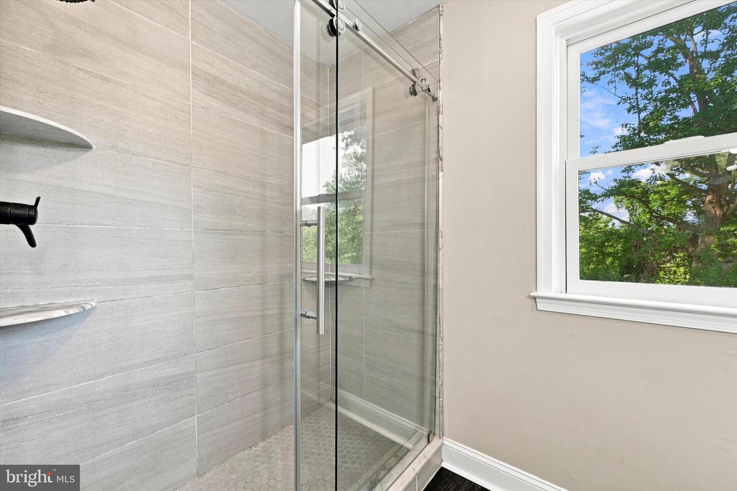 100 Park Ln Property Photo 24