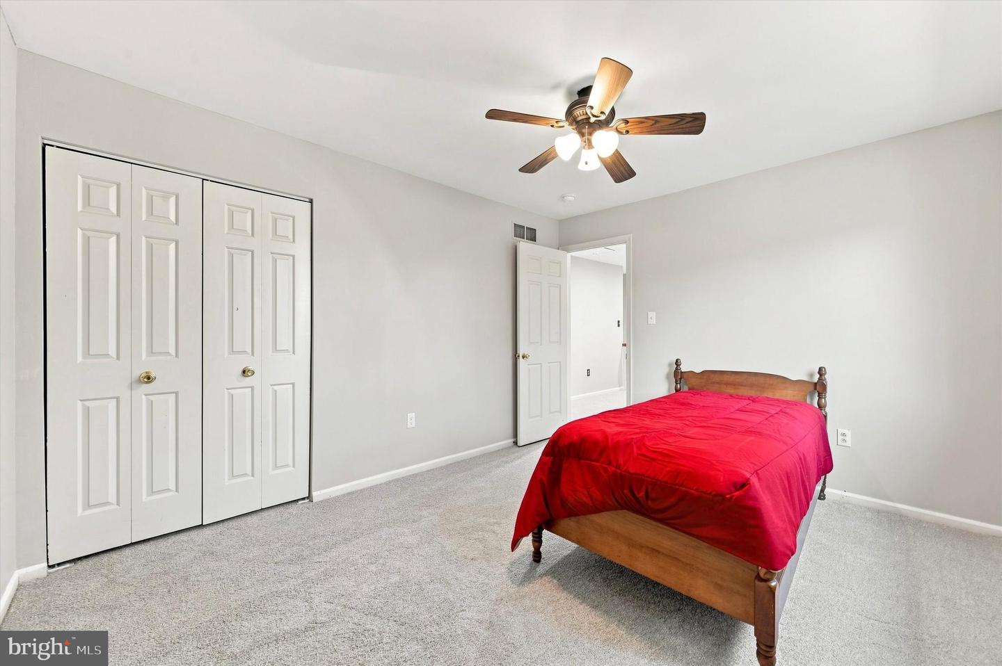 100 Park Ln Property Photo 26
