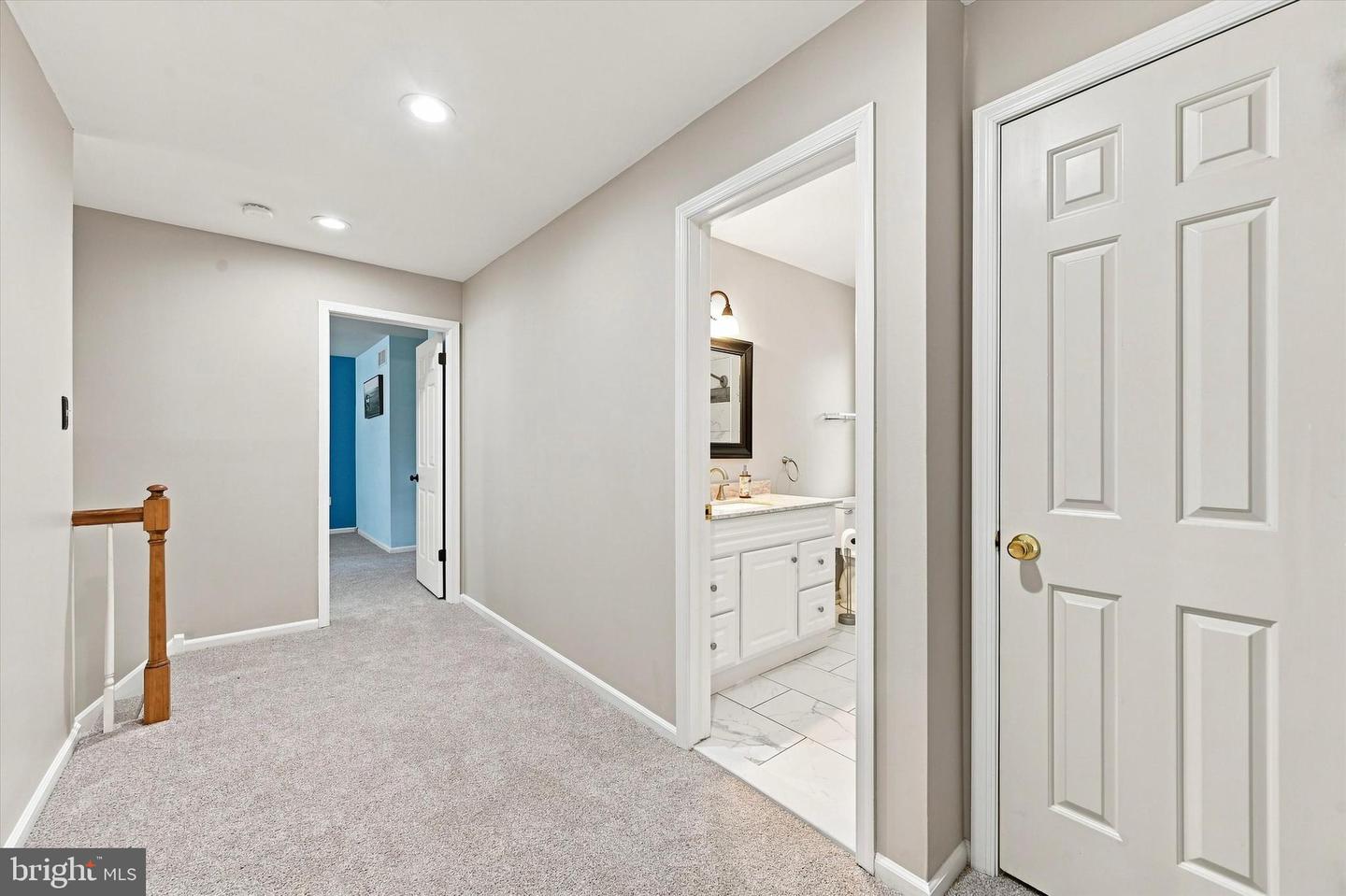 100 Park Ln Property Photo 32