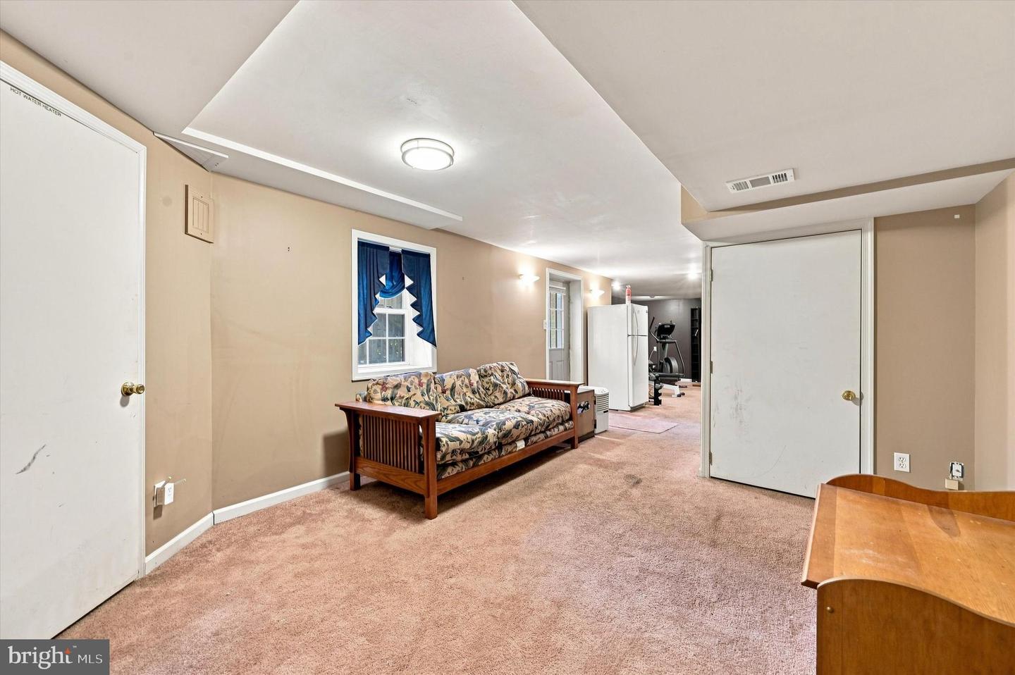 100 Park Ln Property Photo 36