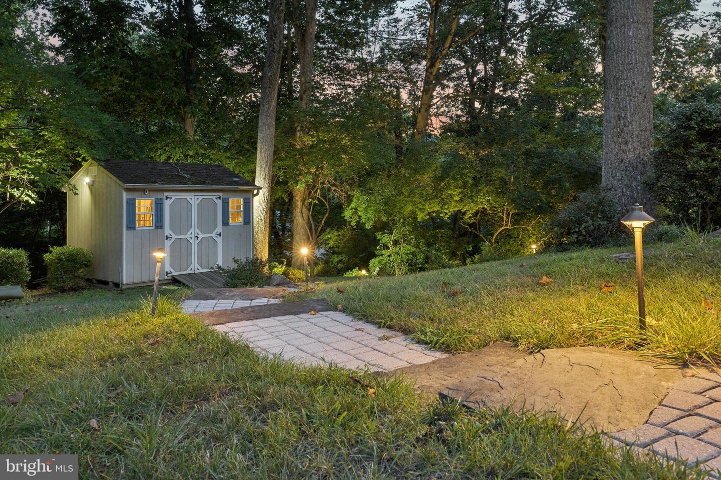 100 Park Ln Property Photo 56