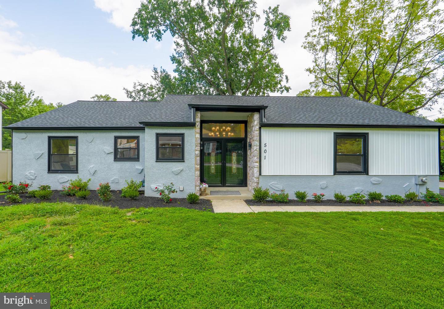 501 FLORA CIR