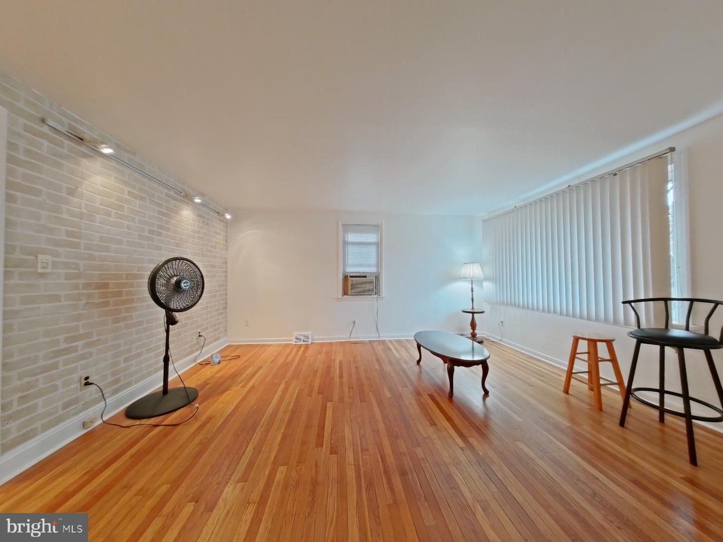 1335 Elson Rd Property Photo 10